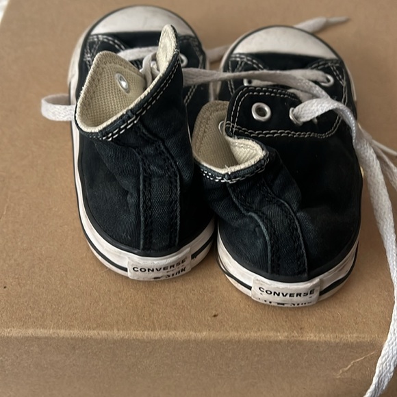 Kids black high top Converse size 7 - Picture 3 of 5